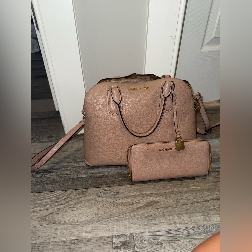 Michael Kors Large Handbag w/ Large Continental Wristlet - Picture 1 of 6